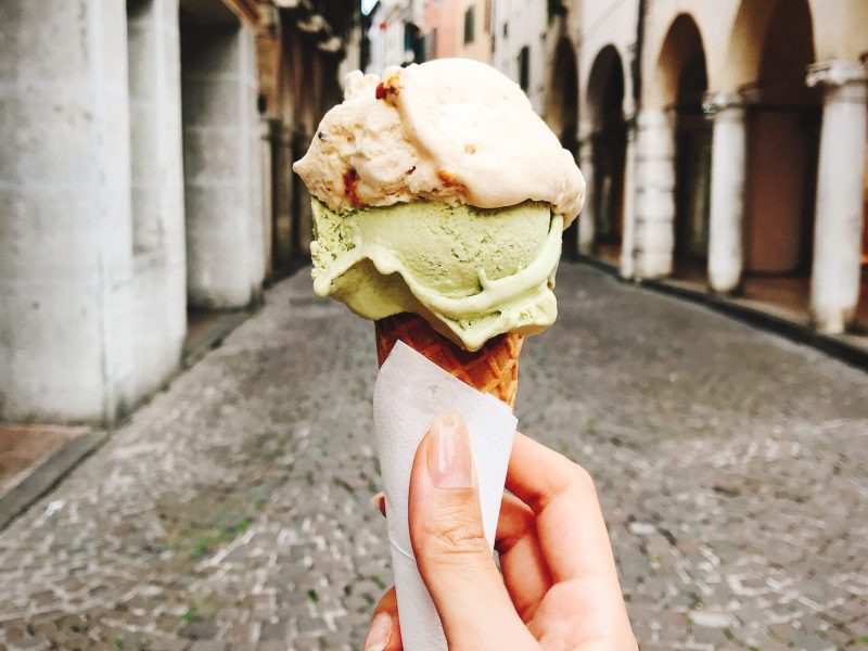 pistacchio-nocciola-hazelnut-gelato-in-treviso-2024-11-27-11-18-15-utc